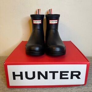 Hunter Original Women's Play Short Waterproof Rain Boots (Black, US Size 6)